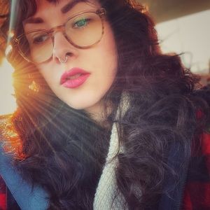 Meet your Posher, Samantha